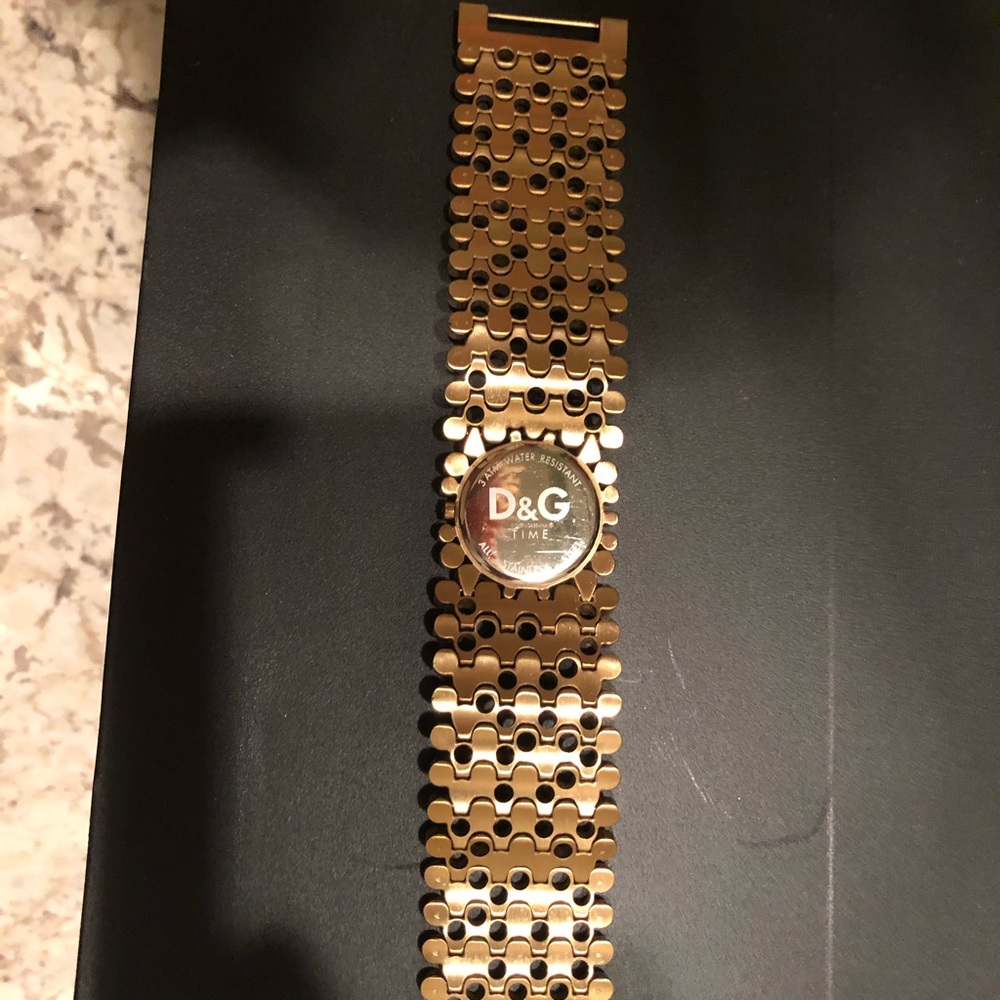 D&G - Picture 6 of 6